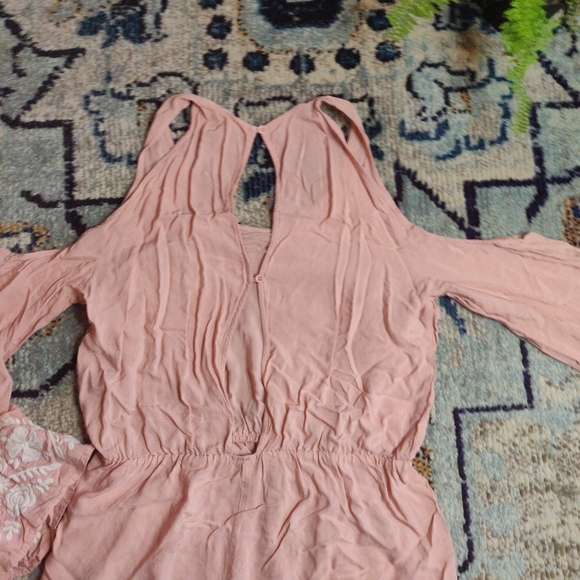 Cold shoulder romper - Picture 3 of 4